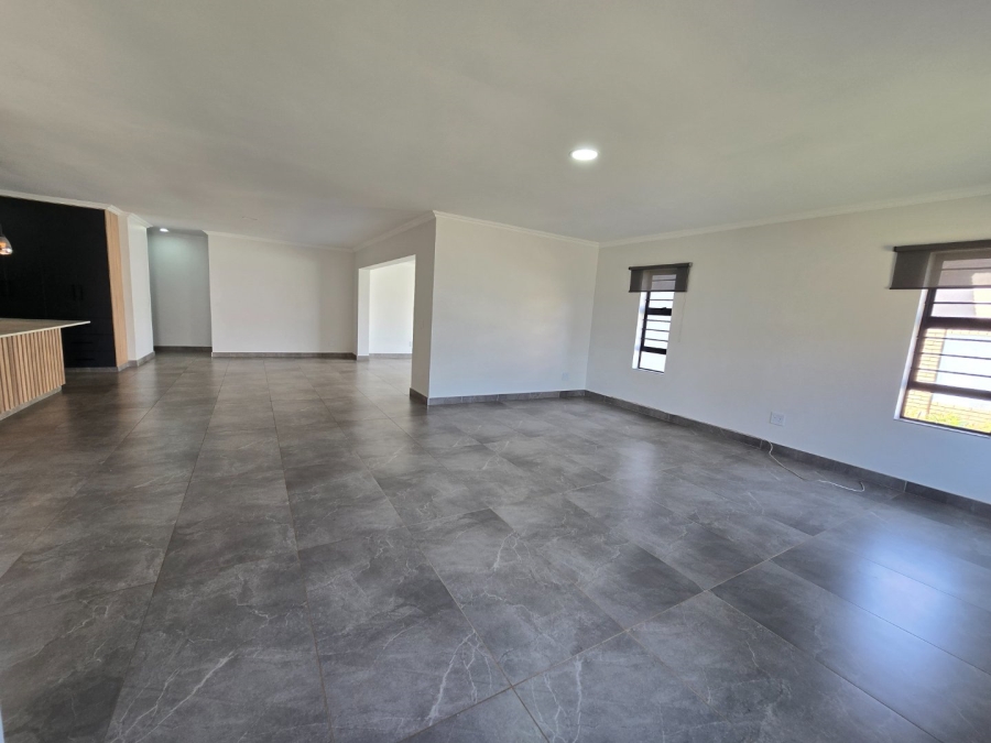 3 Bedroom Property for Sale in Van Der Hoff Park North West